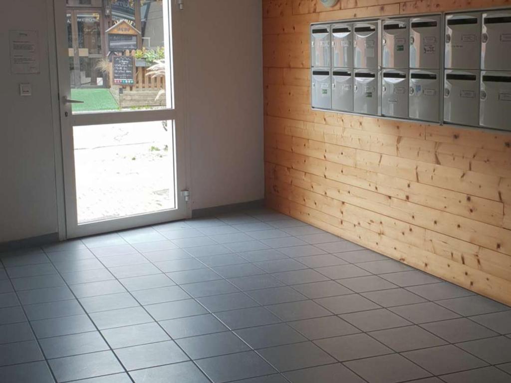 Fotografia z galérie ubytovania Appartement T2bis cosy avec balcon, parking privatif et casier à ski en centre-ville - 4/6 pers. - FR-1-234-296 v destinácii Cauterets