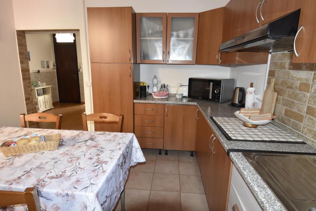 Kuchyňa alebo kuchynka v ubytovaní La casa di Nonno
