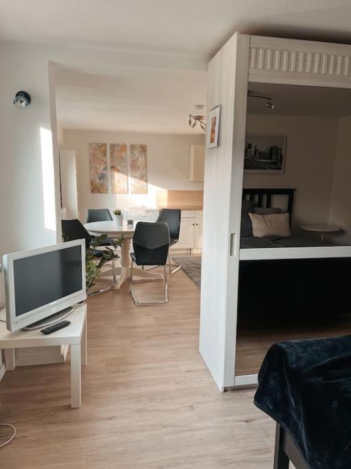 TV a/nebo společenská místnost v ubytování Gemütliche Wohnung in Bleckede an der Elbe