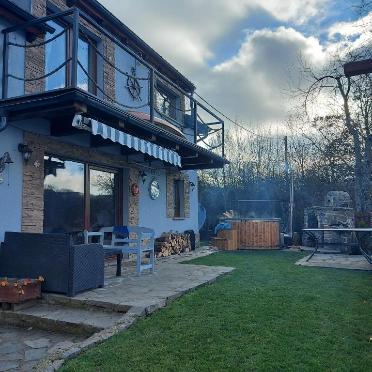 The building in which the holiday home is located