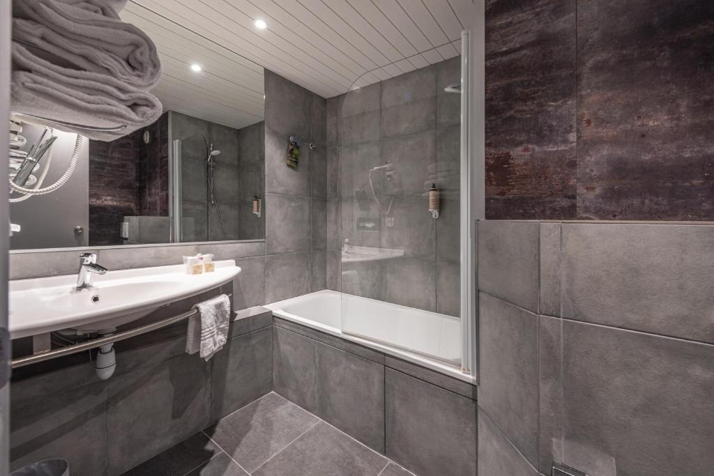 Koupelna v ubytování Mercure Annecy Sud