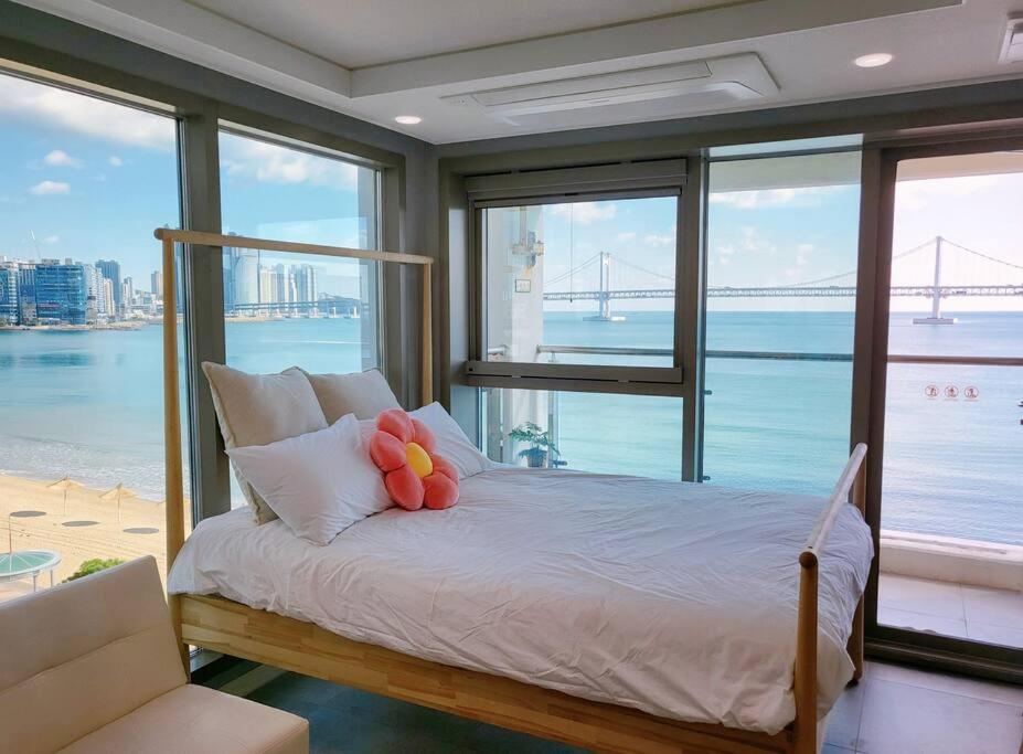 Apartment Gogo House, Busan, South Korea - Booking.com Apartment Gogo House, Busan, South Korea - Booking.Com
