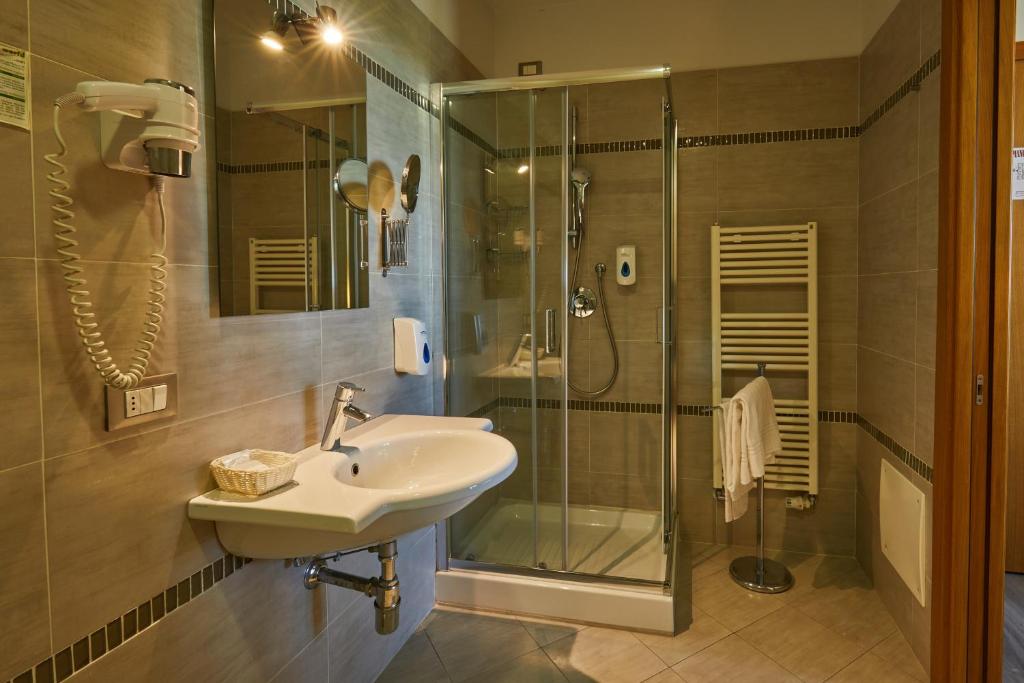 Castelmartini Wellness & Business Hotel - Habitación Doble O Twin