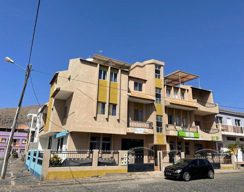 Photo de la galerie de l'établissement Apartamento T2-Dunas Centro, à Tarrafal