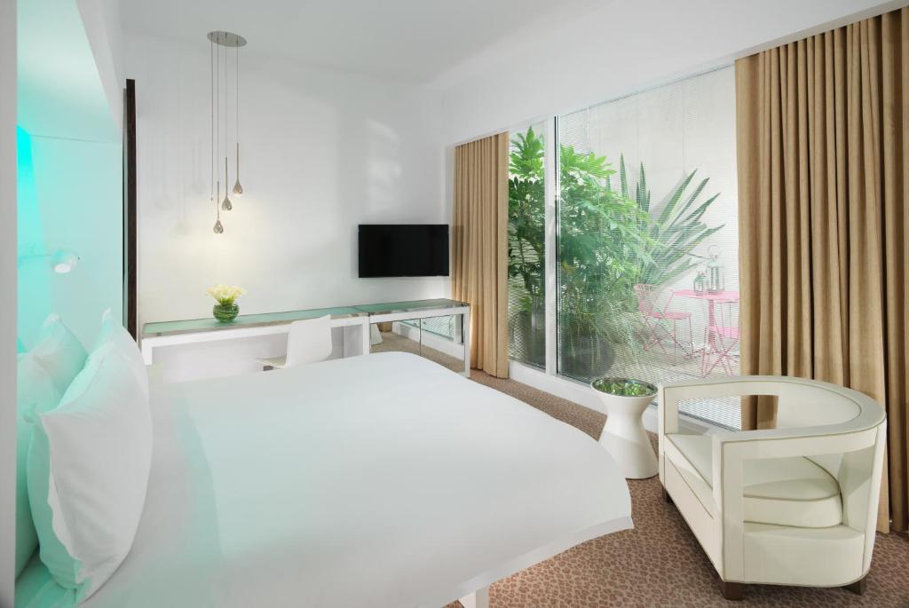 St Martins Lane London - Deluxe King Room With Garden View