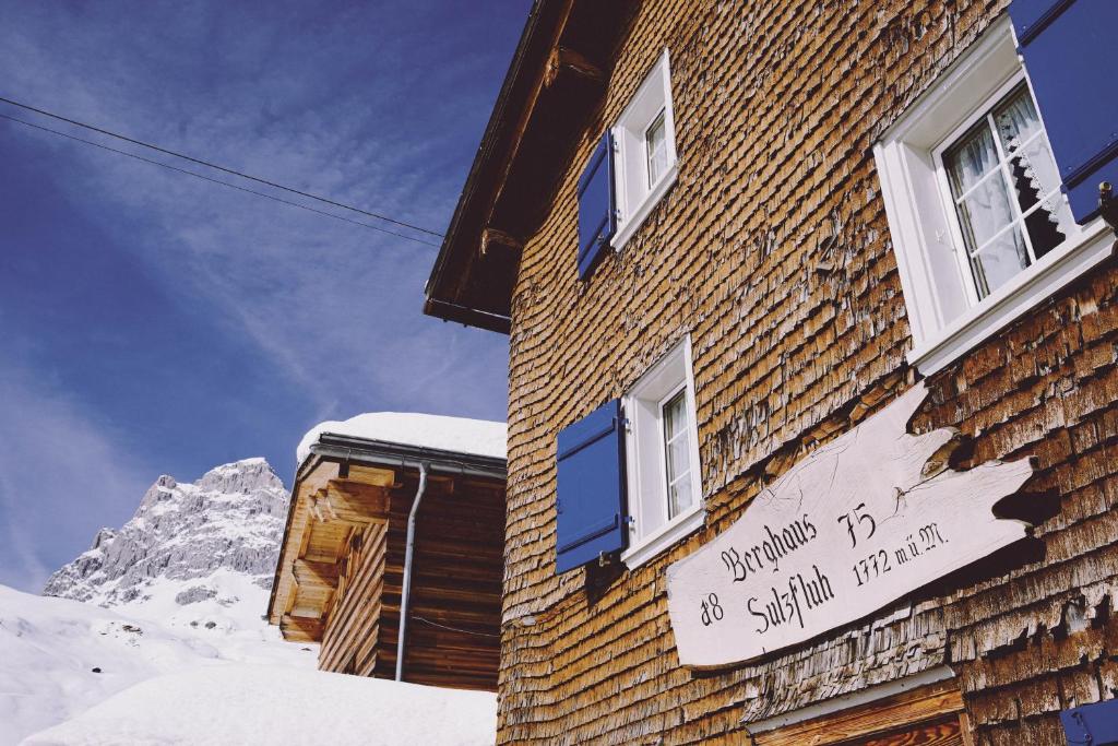 Berghaus Sulzfluh v zimě