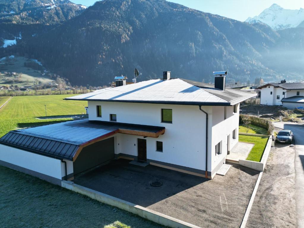 Nespecifikovaný výhled na hory nebo výhled na hory při pohledu z apartmánu