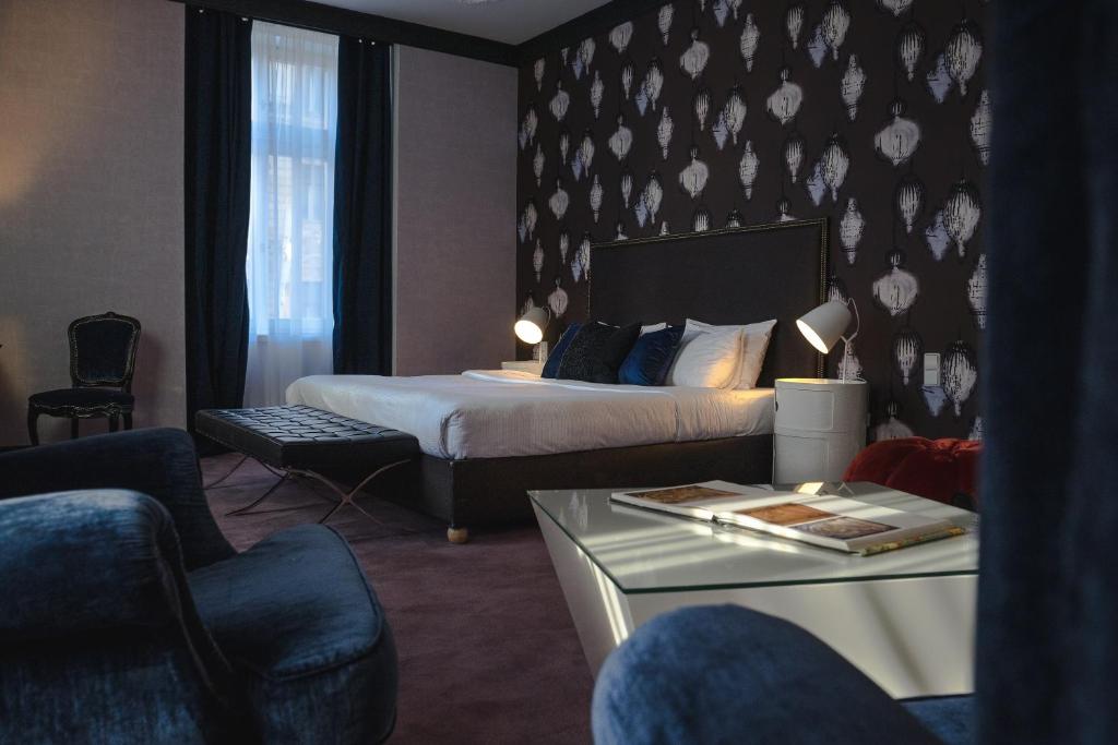 
Royal Suite with City view
