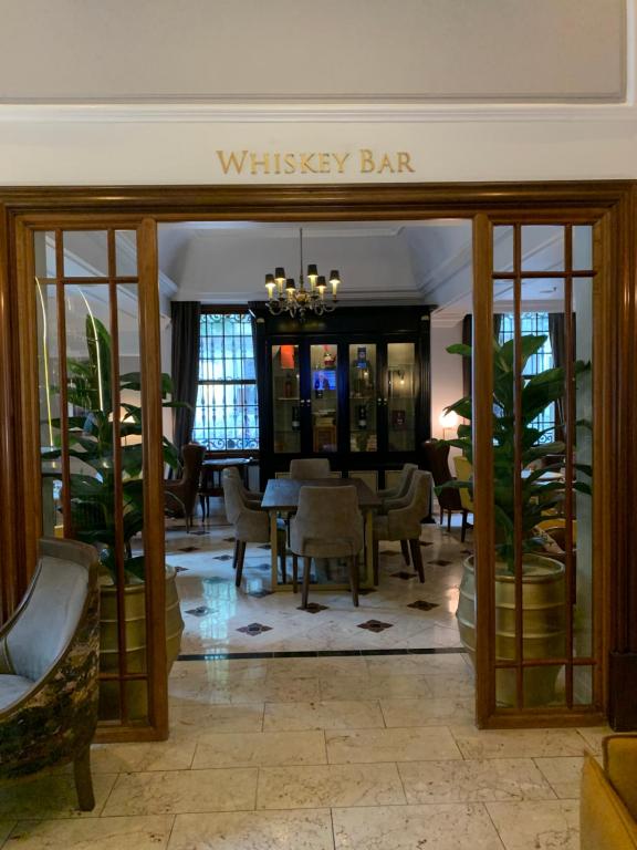 Luxury Residence at Taj Cape Town - Top Corner Apartment with Balcony - Newly Renovated - Wohnung Mit Mountain View