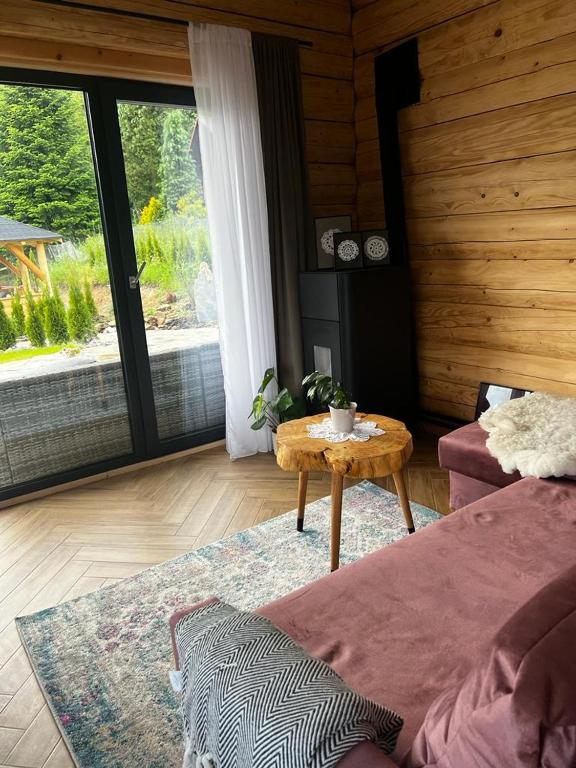 Posedenie v ubytovaní MamChwilkeHome