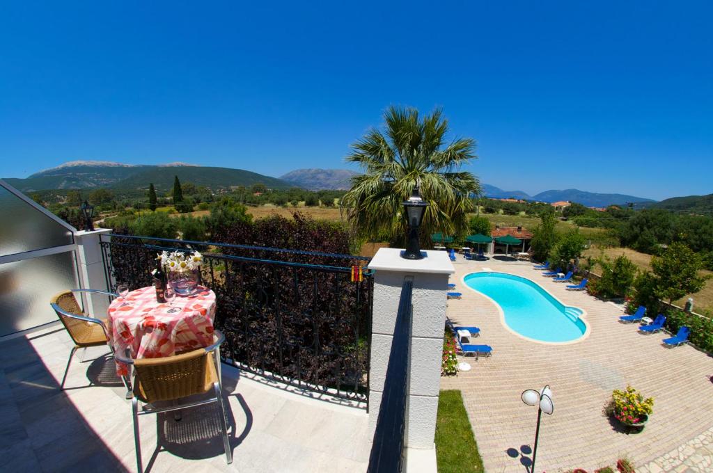 Nikos Studios and Apartments - 4