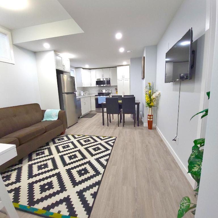 New Exec 2BR Suite Close to Shops