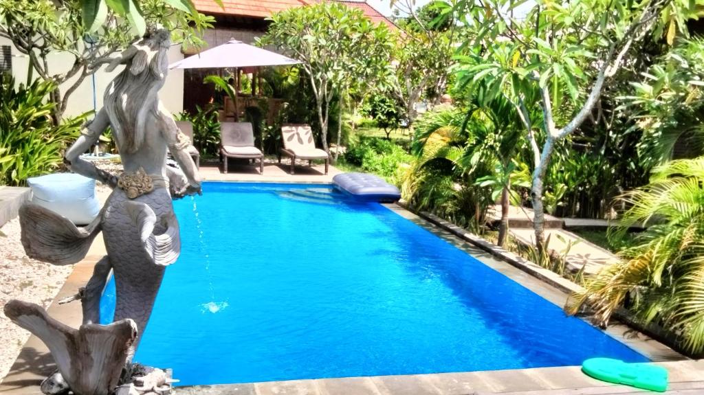 Bazén v ubytování Dream Beach Hostel Lembongan nebo v jeho okolí
