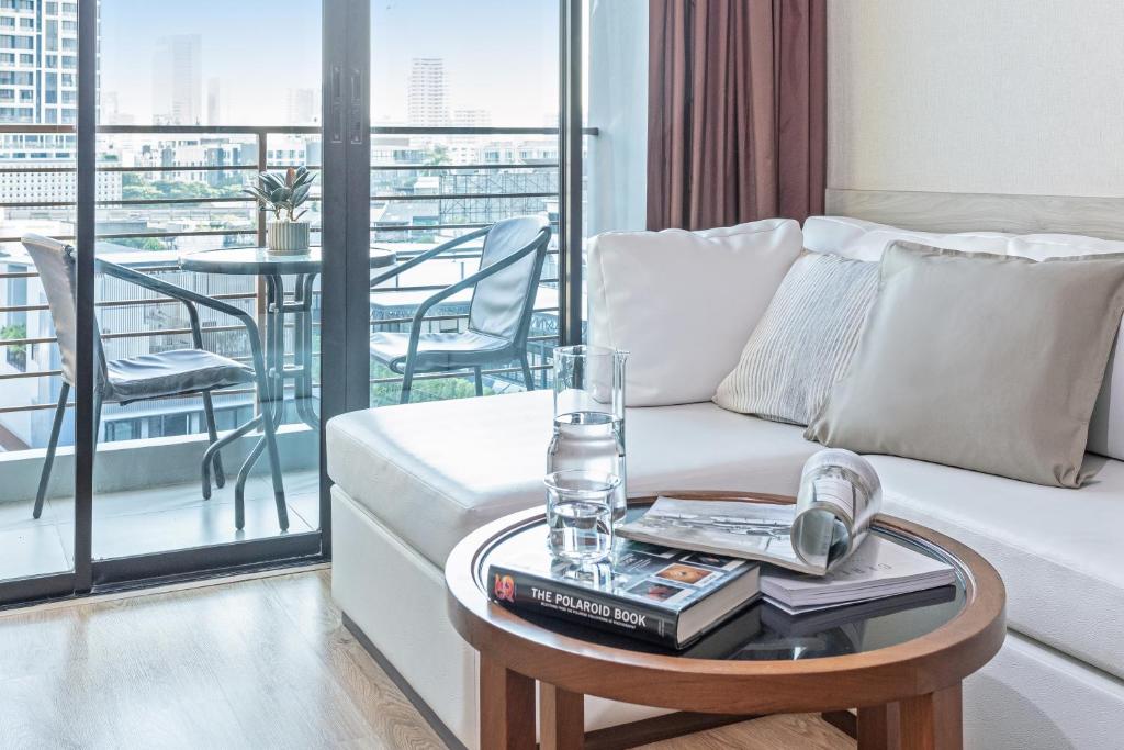 Adelphi Forty-Nine - Resim 16