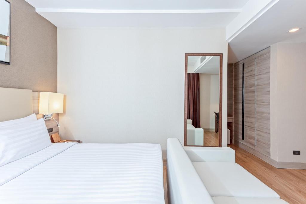 Adelphi Forty-Nine - Resim 32