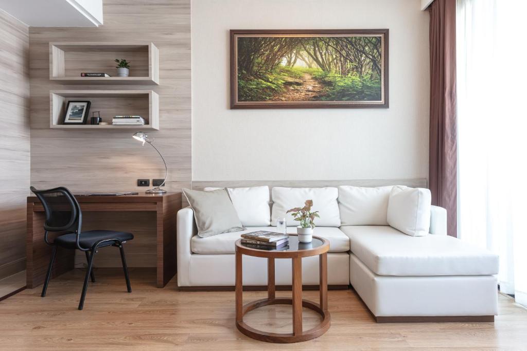 Adelphi Forty-Nine - 7