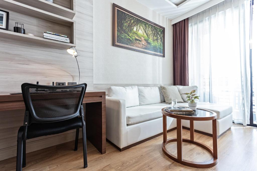 Adelphi Forty-Nine - Resim 36