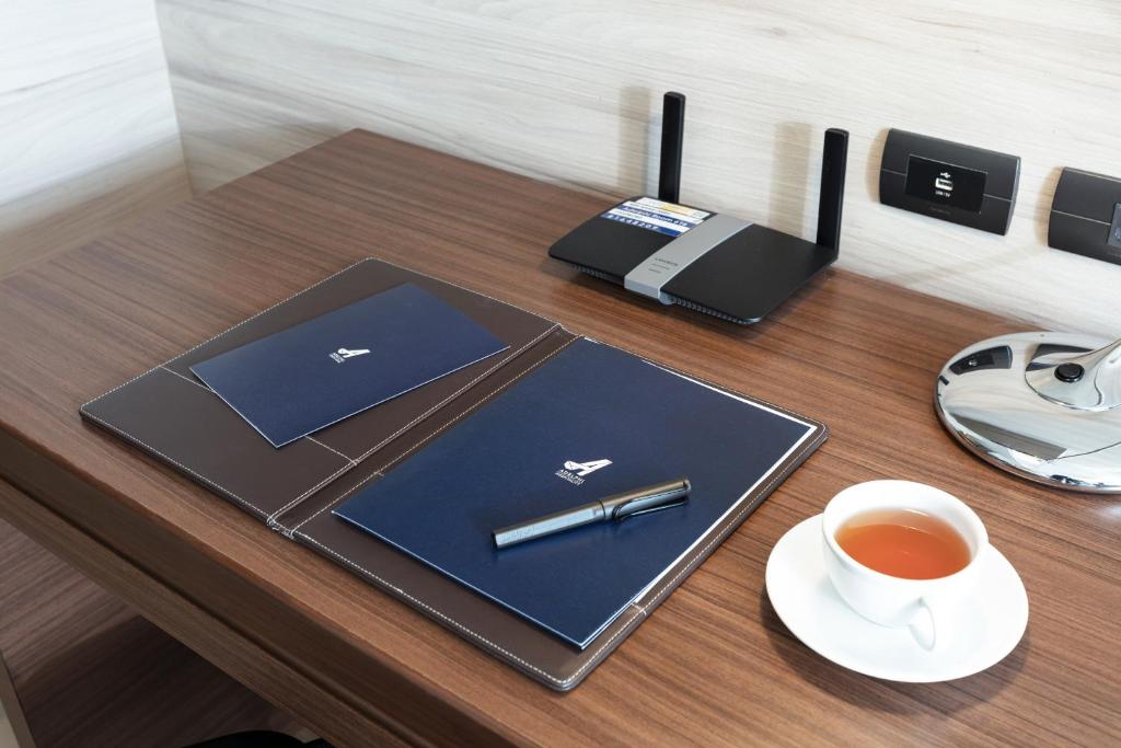 Adelphi Forty-Nine - 11