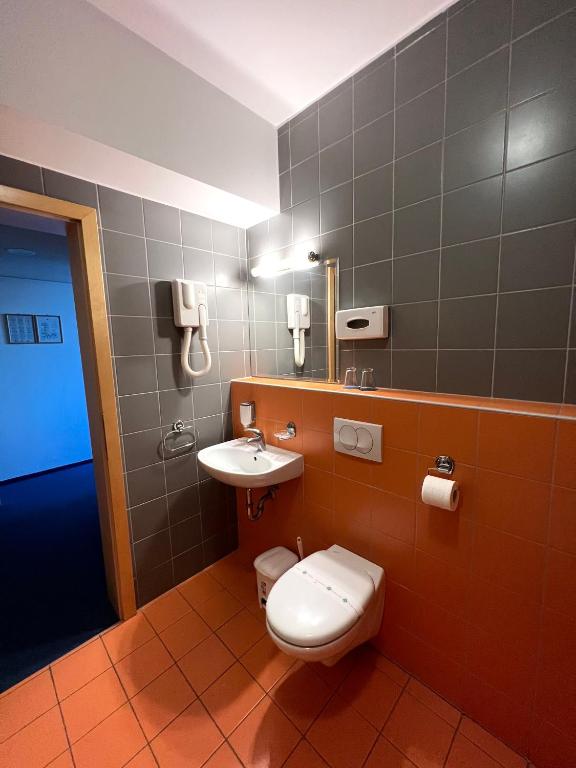 Koupelna v ubytování Hotel Jeruzalem