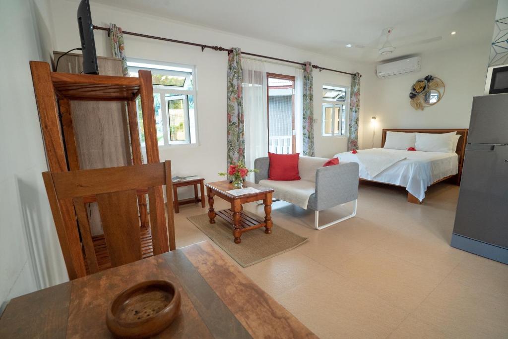La Maison Hibiscus Self Catering Accommodation - Studio Mit Blick Auf Den Garten