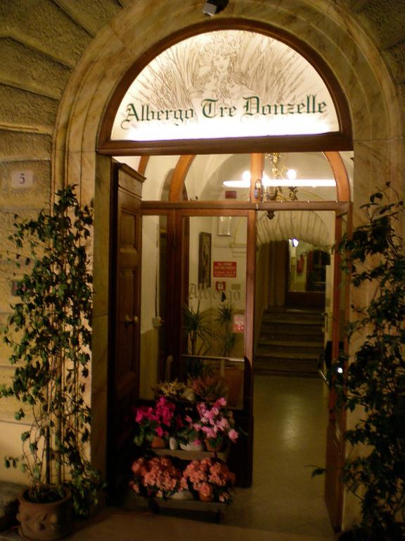 Exteriér nebo vchod ubytování Albergo Tre Donzelle