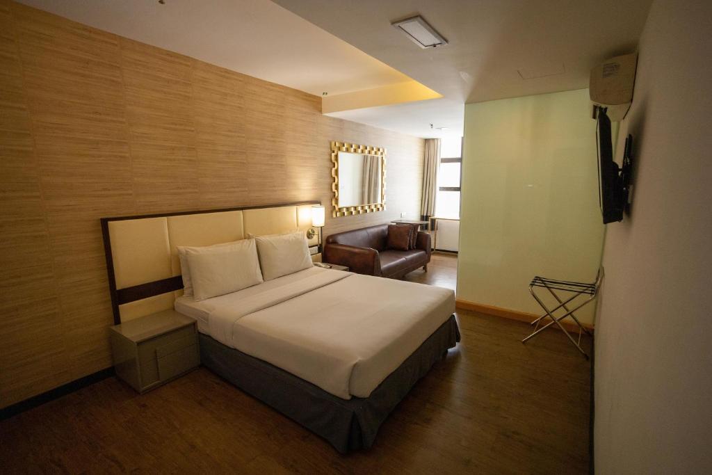 Citrus Hotel Johor Bahru by Compass Hospitality - Club Double O Twin Room