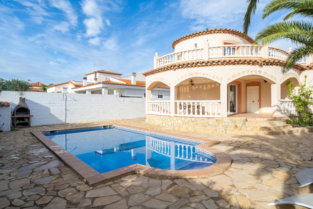 Manuela, Miami Platja (updated prices 2024)