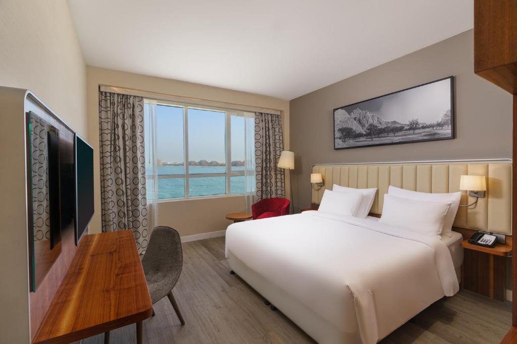 Radisson Resort Ras Al Khaimah Marjan Island - Sala Familiar Con Vista Al Mar Parcial