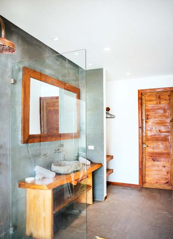 Um banheiro em Miraflores Boutique Hotel Adults Only