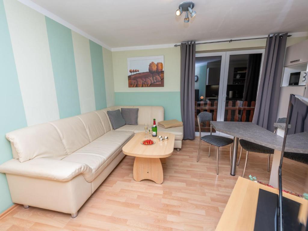 Χώρος καθιστικού στο Apartment An der Eine-1 by Interhome