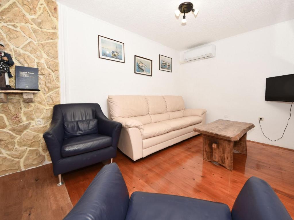 Zdjęcie z galerii obiektu Holiday Home Maja by Interhome w mieście Zarići