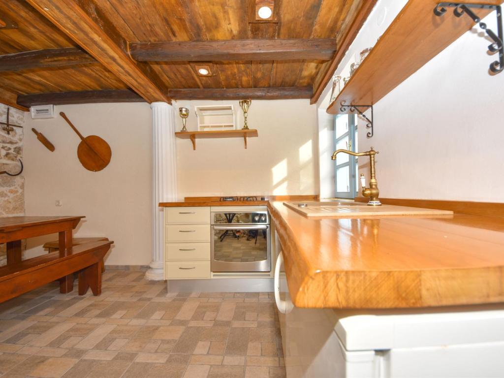 Zdjęcie z galerii obiektu Holiday Home Maja by Interhome w mieście Zarići