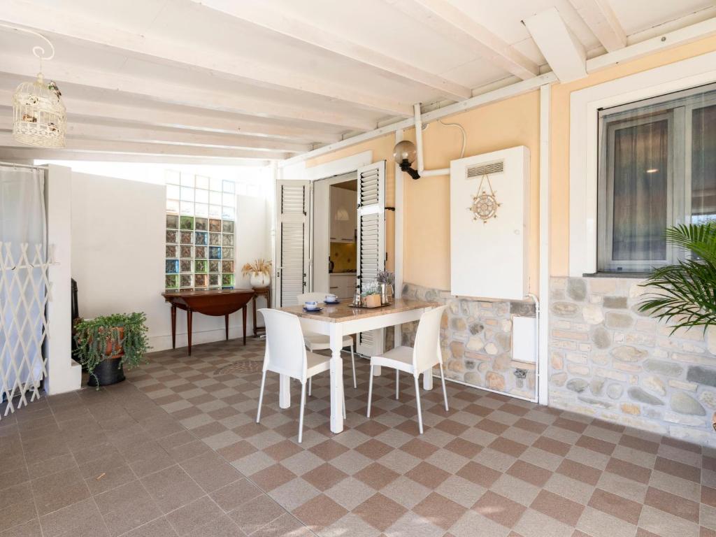 Balkón alebo terasa v ubytovaní Apartment La Marina by Interhome