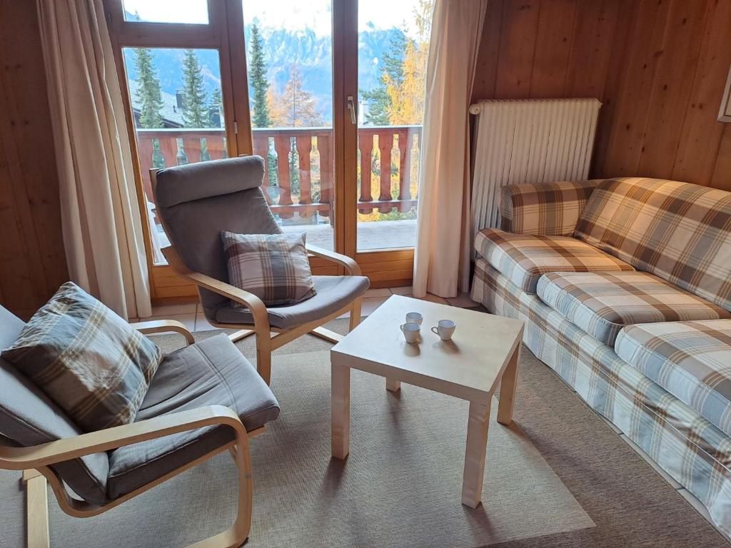 Posezení v ubytování Apartment Arvine combles by Interhome