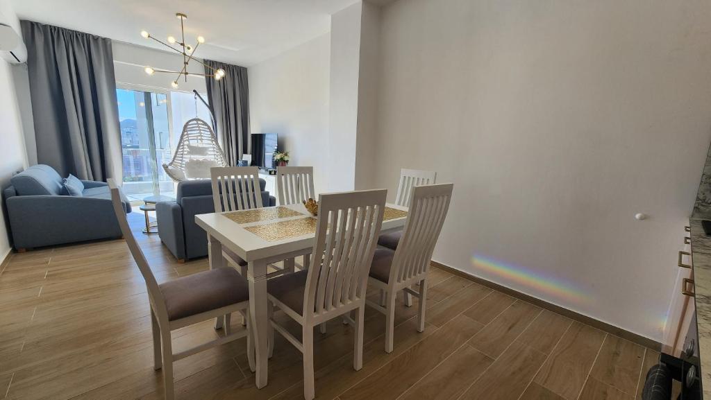 Jusal Sea View Apartment - Image 7