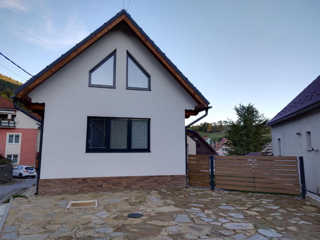Kép Rekreačný dom pod Smrekovom szállásáról Lucskiban a galériában