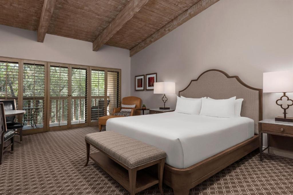 Rancho Bernardo Inn - Housity