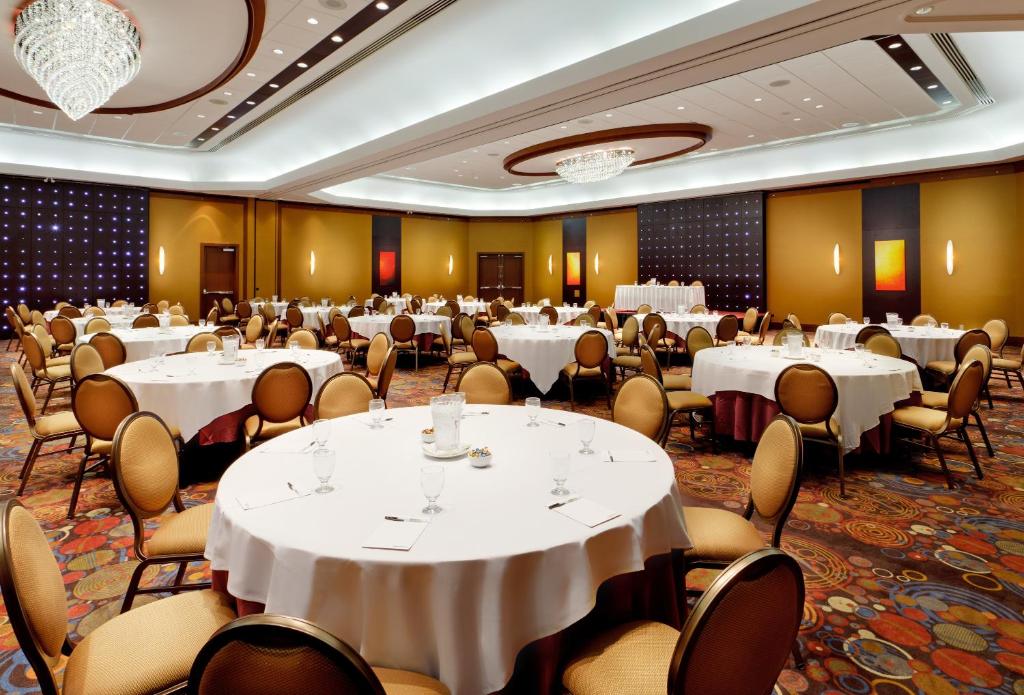 Restaurace v ubytování Radisson Hotel Vancouver Airport