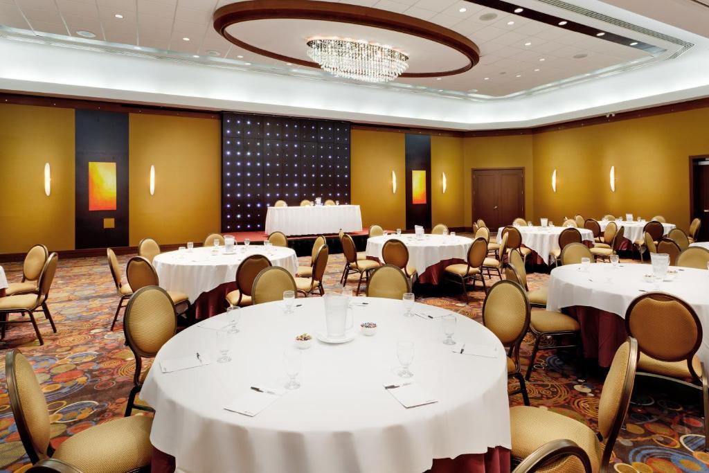 Restaurace v ubytování Radisson Hotel Vancouver Airport