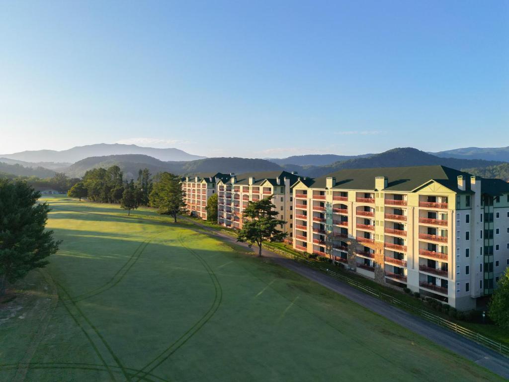 Nespecifikovaný výhled na hory nebo výhled na hory při pohledu z hotelu