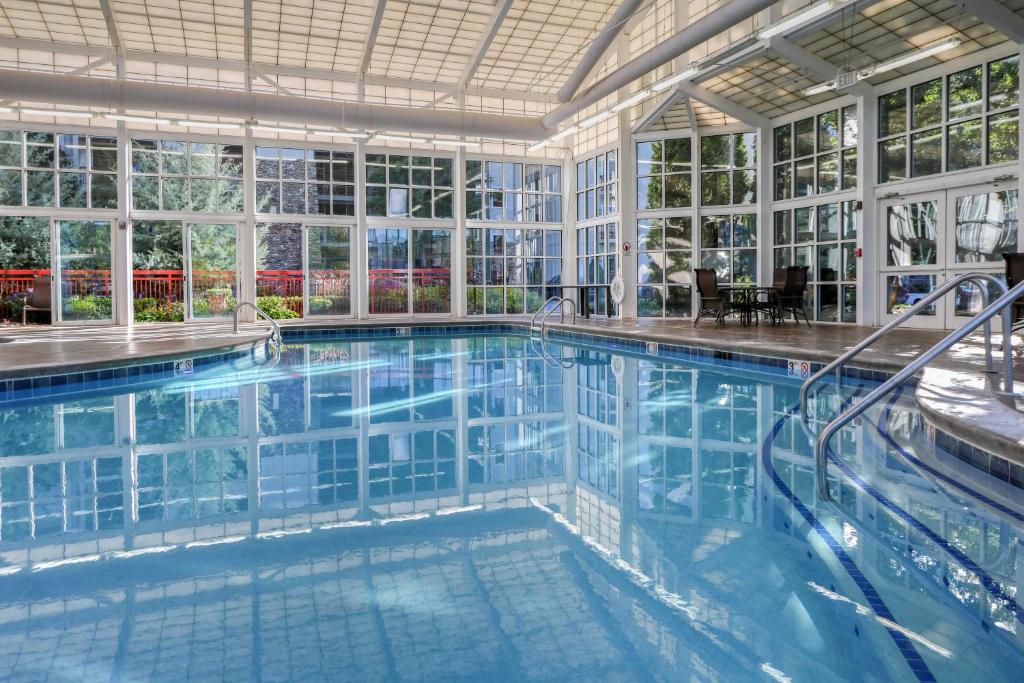 Bazén v ubytování RiverStone Condo Resort & Spa nebo v jeho okolí