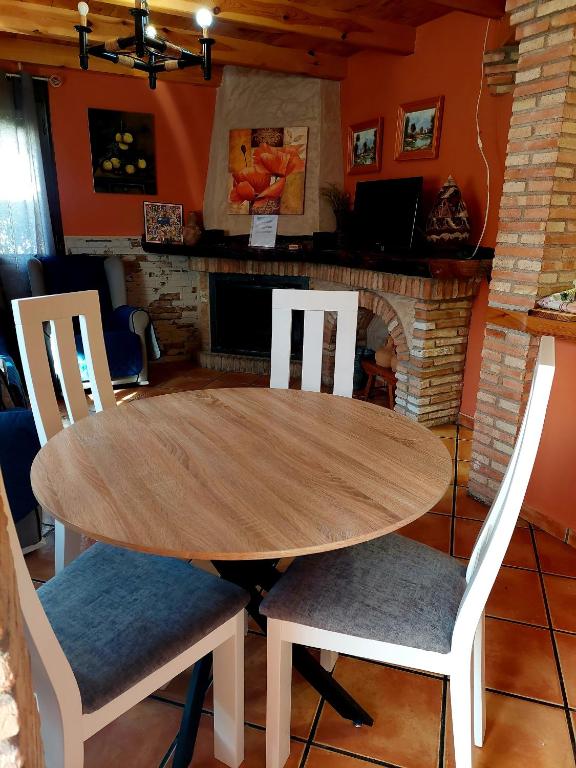 Fotografie z fotogalerie ubytování Casa Arroyo Los Ubios Arroyo Frio v destinaci Arroyo Frio