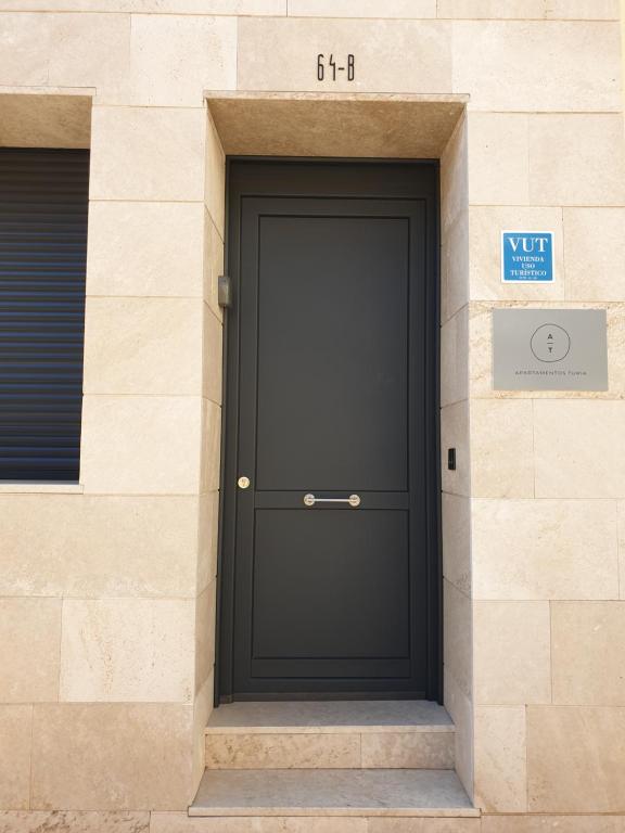 The facade or entrance of Apartamentos Turia Teruel