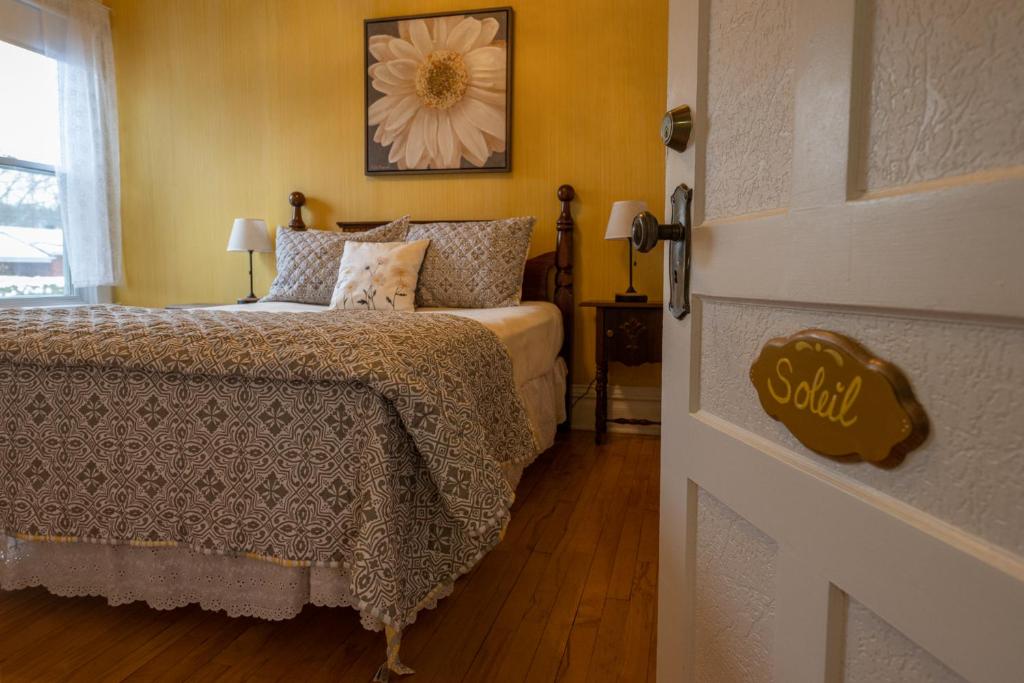 Postel nebo postele na pokoji v ubytování À Tout Venant B&B
