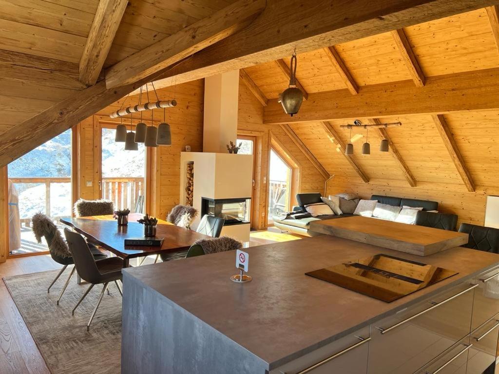 Posezení v ubytování Berghütte Murmele