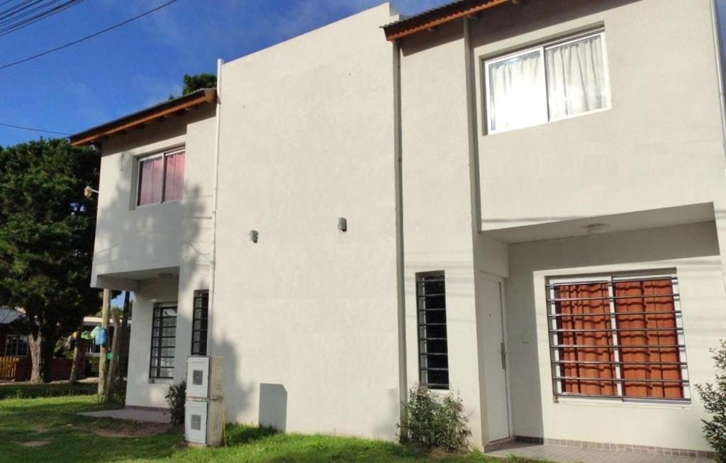 Το κτήριο όπου στεγάζεται  η παραθεριστική κατοικία