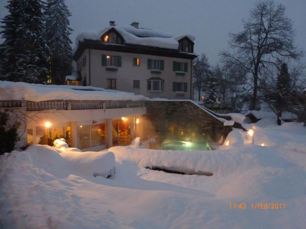 Hotel Cresta v zimě