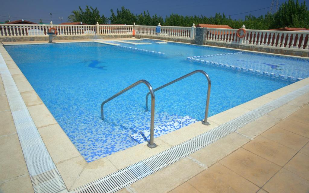 Booking.com: Camping Los Pinos , Peñíscola, Spanje - 200 ...