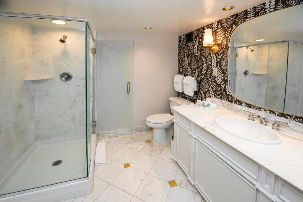 Ein Badezimmer in der Unterkunft Beau Rivage Resort &amp; Casino