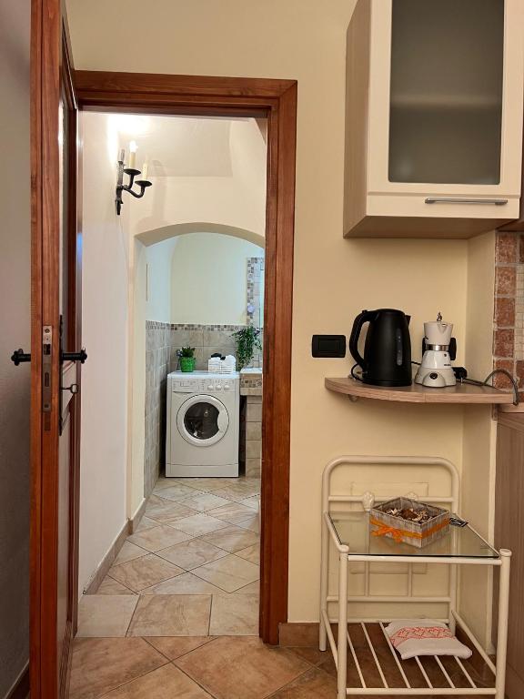 Kuchnia lub aneks kuchenny w obiekcie Saint Michel Apartment